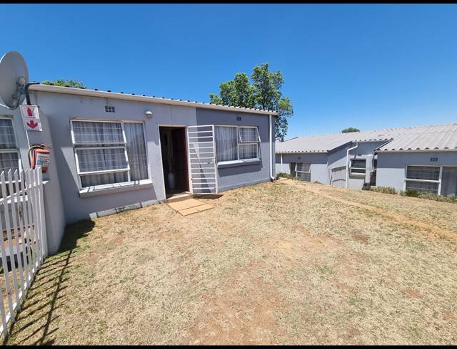 2 BEDROOM TOWNHOUSE FOR SALE IN RIDGEWAY
